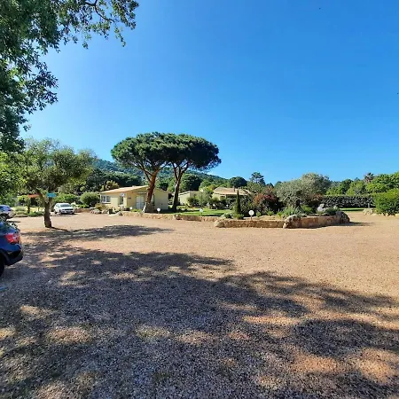 게스트하우스 Les Jardins De Santa Giulia - Charmante Dhte 3*