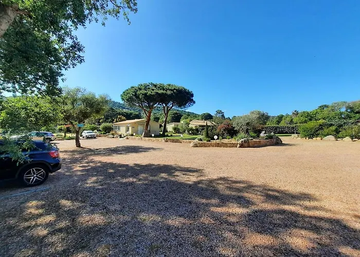 Vendégház Les Jardins De Santa Giulia - Charmante Dhte 3*
